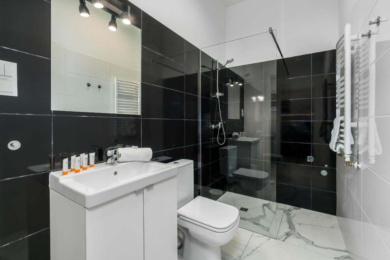 Apartments City Center Saint Wojciech By Renters Poznan Bagian luar foto