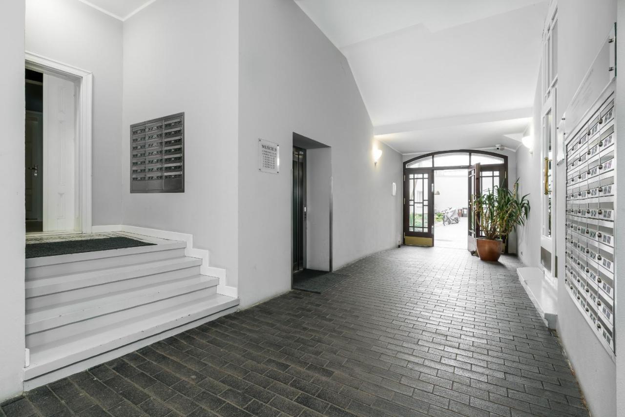 Apartments City Center Saint Wojciech By Renters Poznan Bagian luar foto