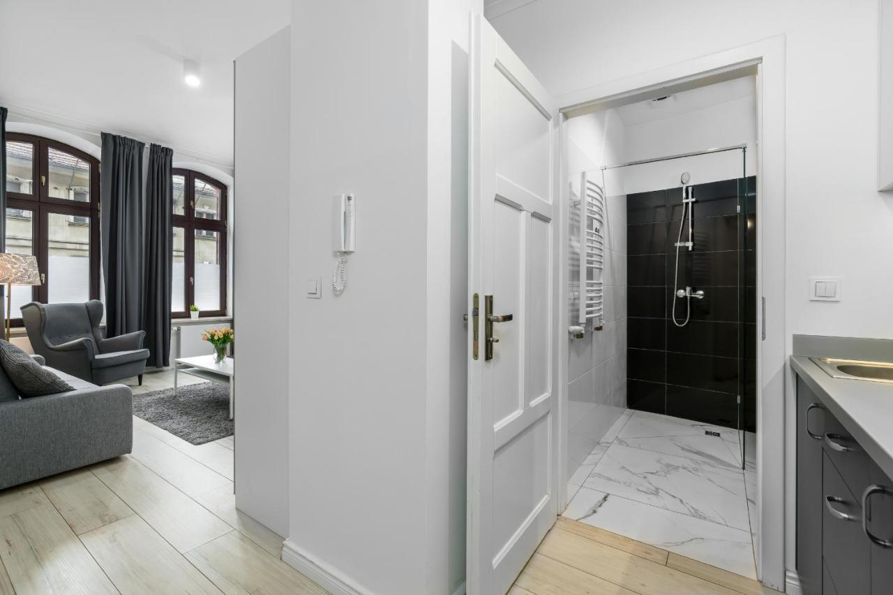 Apartments City Center Saint Wojciech By Renters Poznan Bagian luar foto